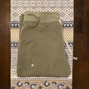 olive green cargo figs scrubs small tall